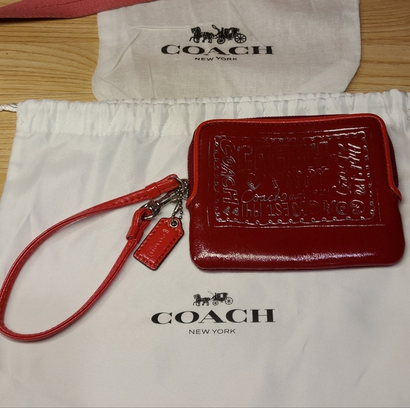 Coach Poppy Patent Red And Coral Wristlet GUC - Picture 1 of 8